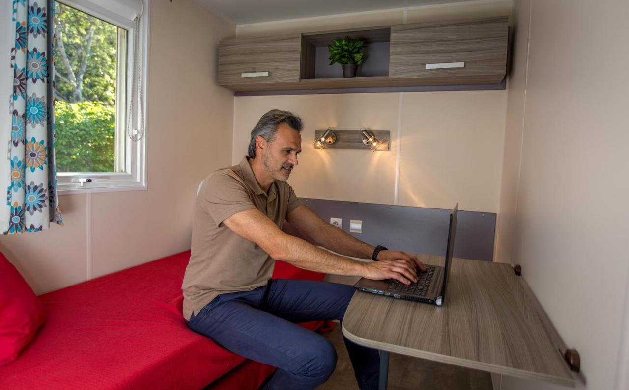 Camping Marina Plage Vitrolles  Dış mekan fotoğraf