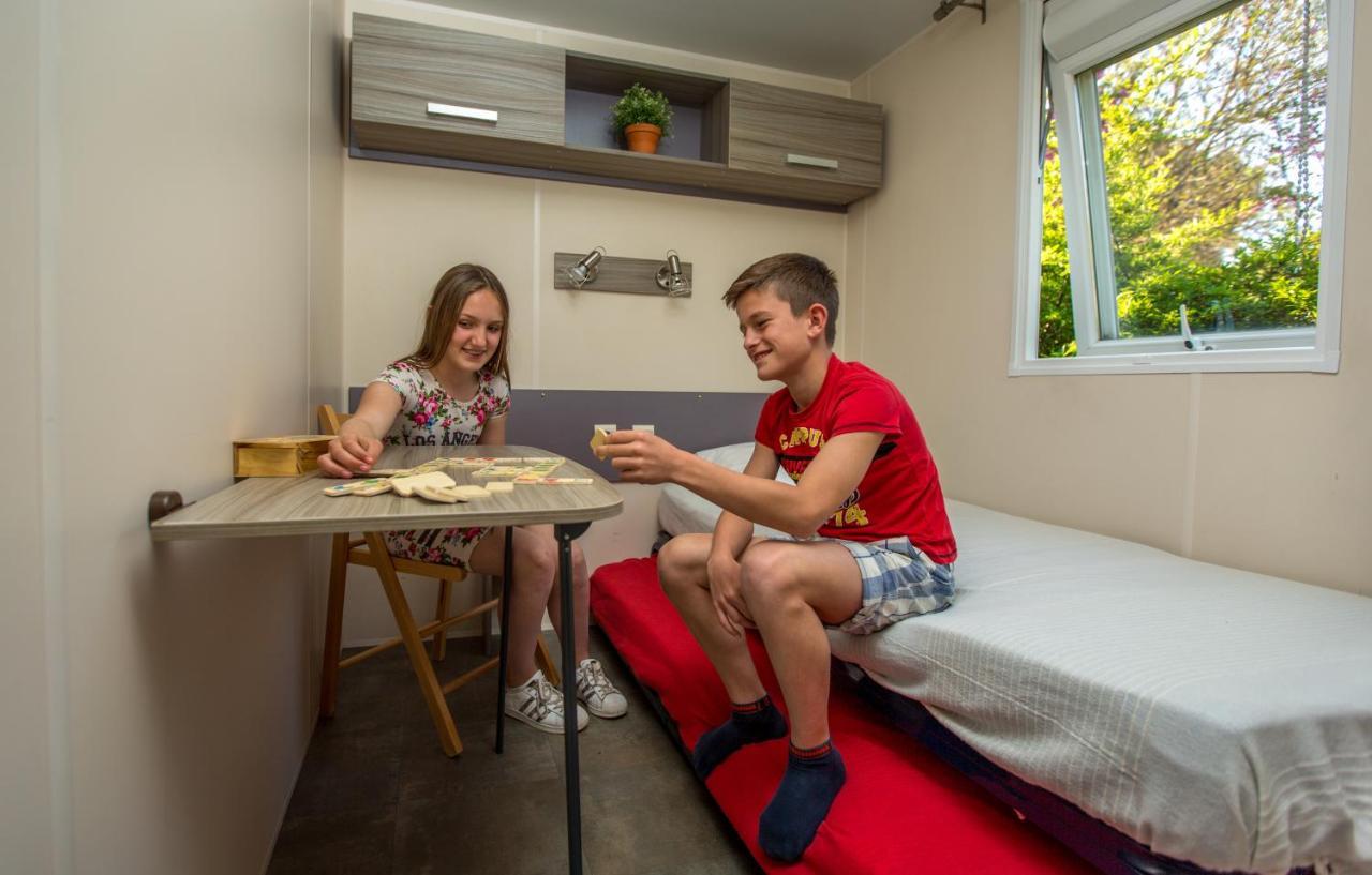 Camping Marina Plage Vitrolles  Dış mekan fotoğraf