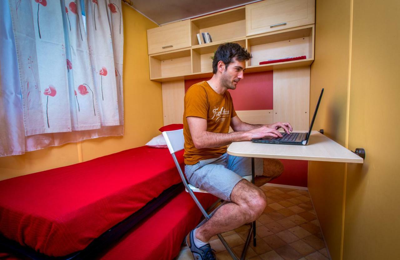 Camping Marina Plage Vitrolles  Dış mekan fotoğraf